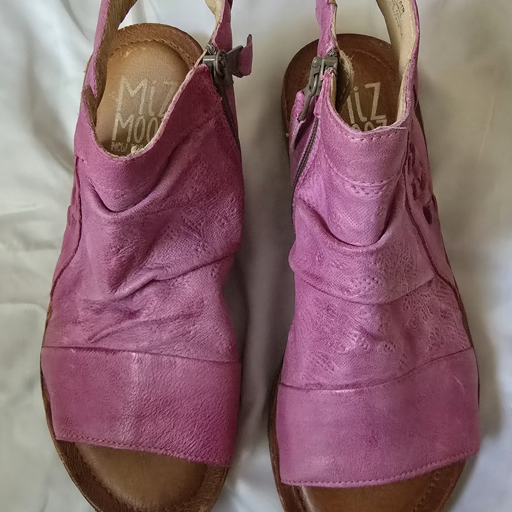 Miz Mooz Pink Leather Sandals with Ruched Design